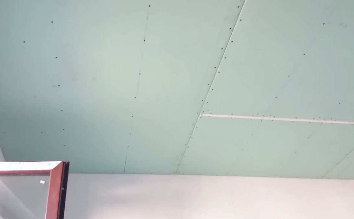 Гипсокартон на потолке
